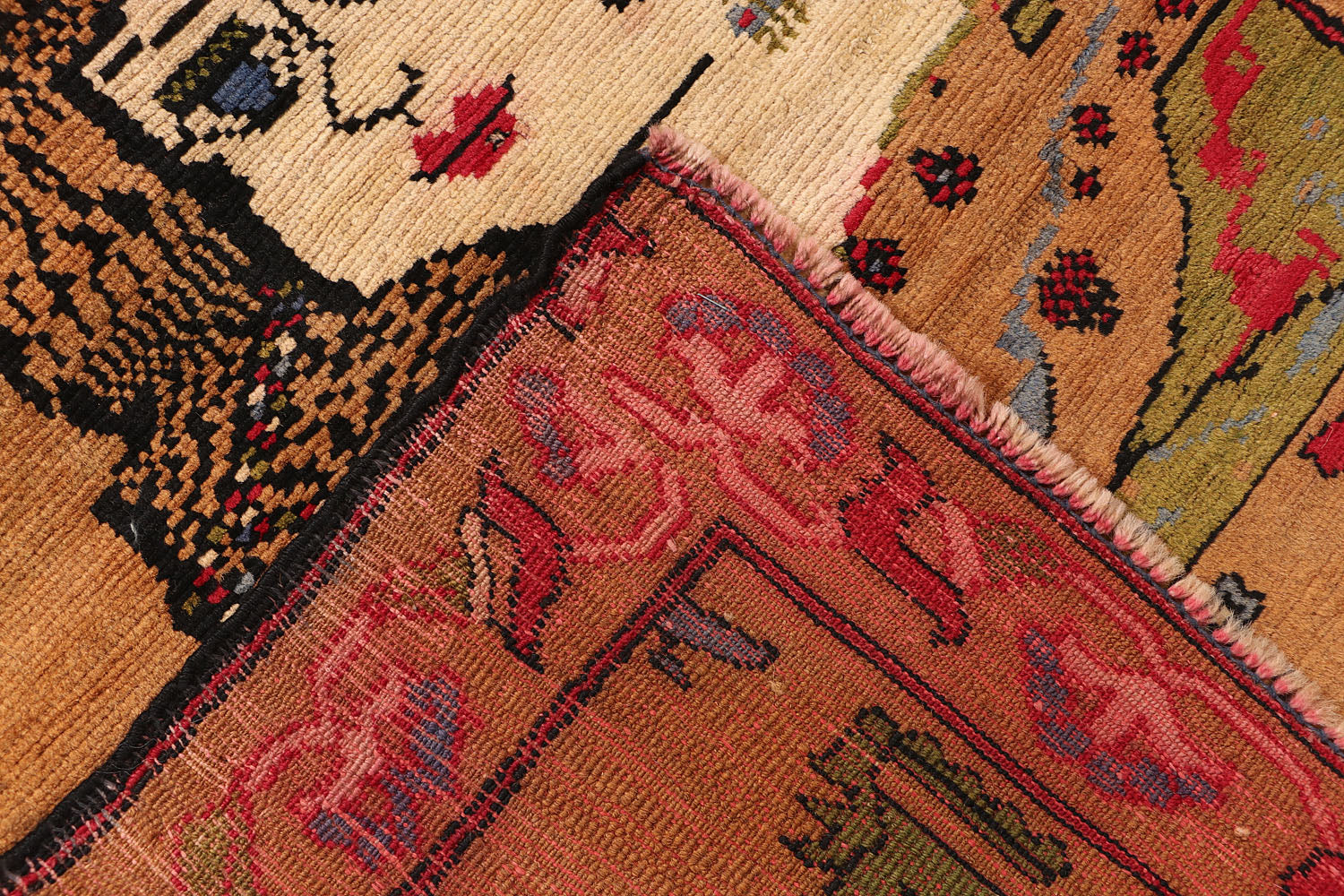 PICTORIAL RUGS