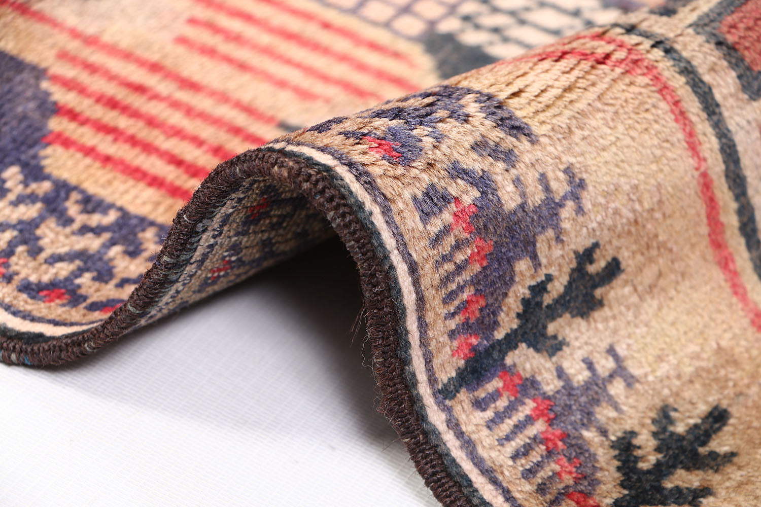 PICTORIAL RUGS