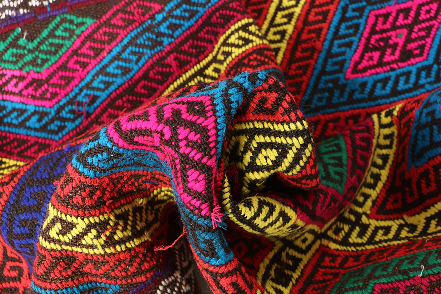SUZANI KILIMS