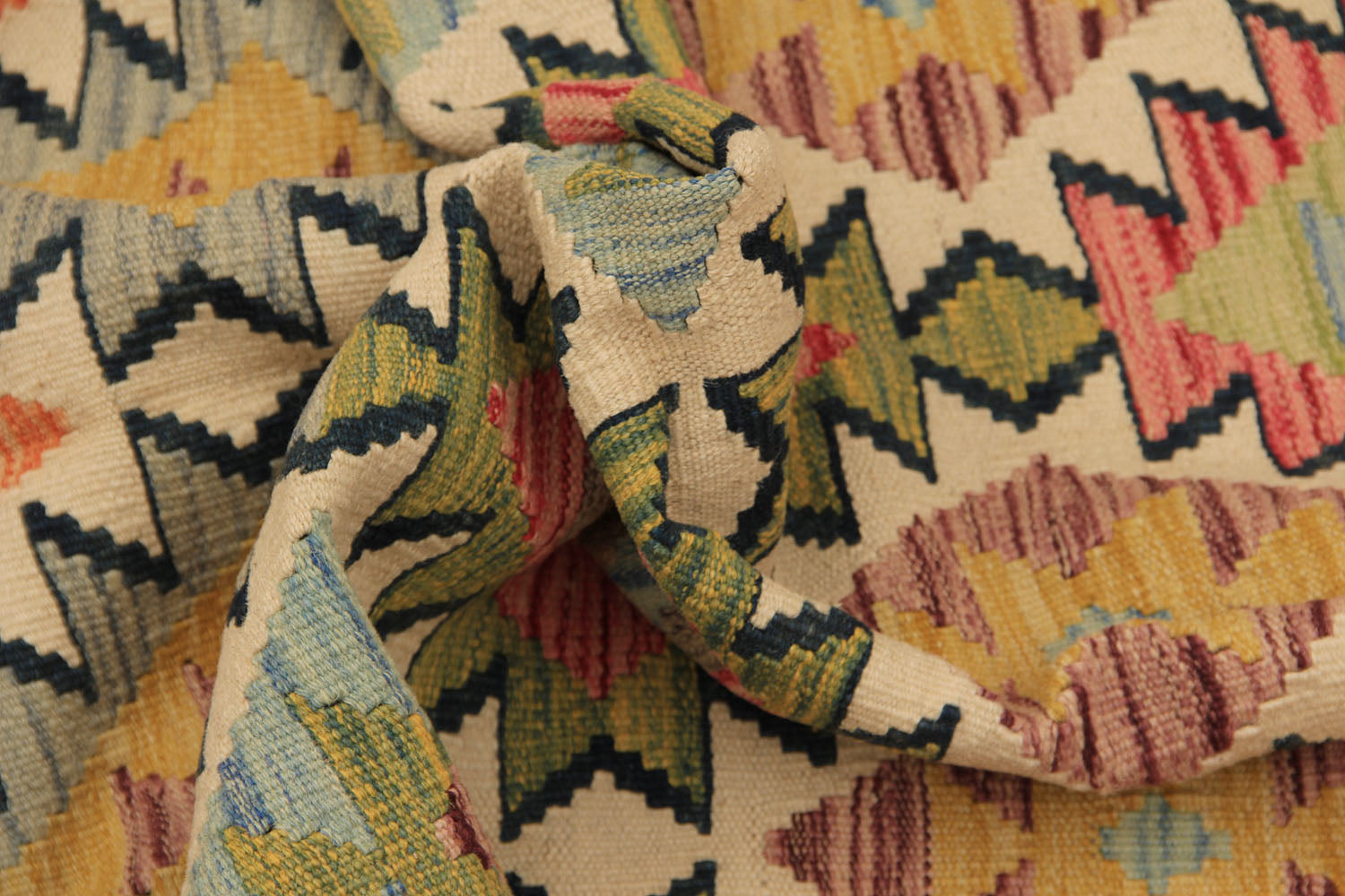 VEGGIE DYE KILIMS