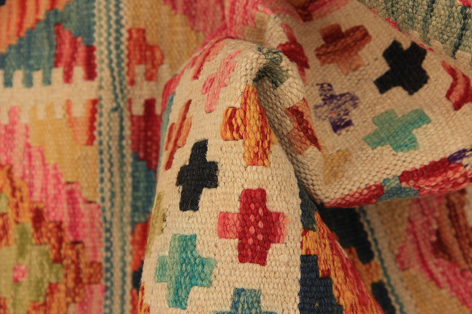 VEGGIE DYE KILIMS