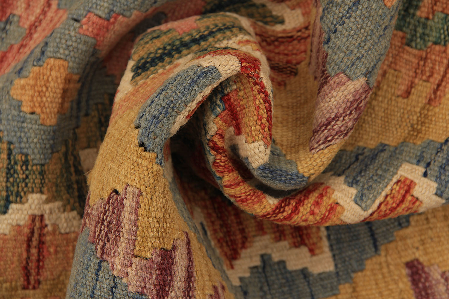 VEGGIE DYE KILIMS