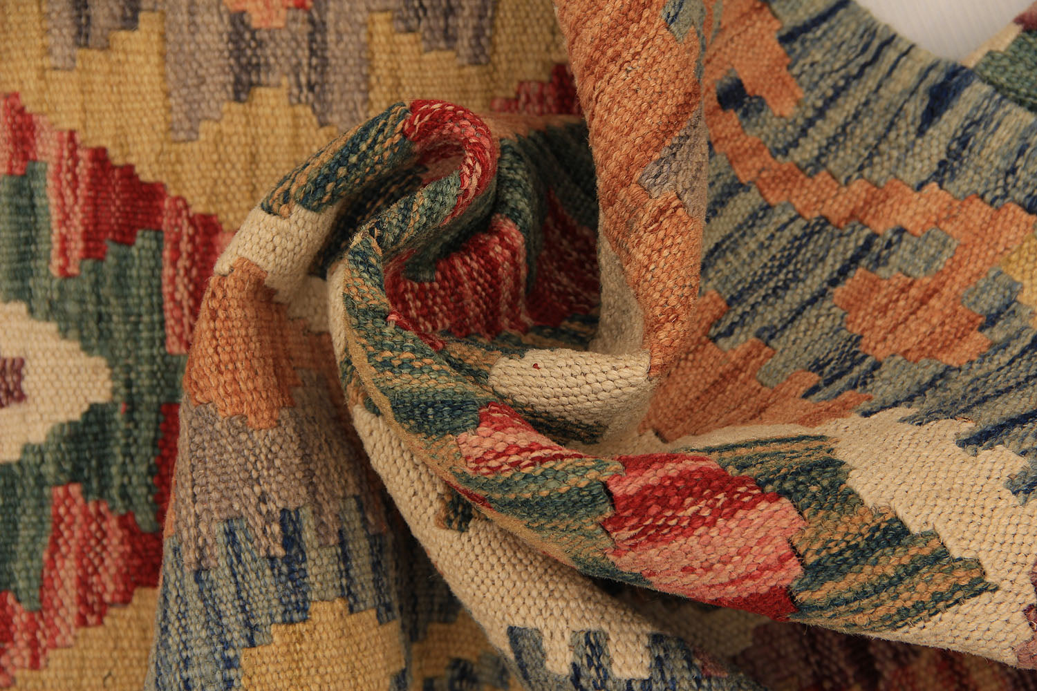 VEGGIE DYE KILIMS