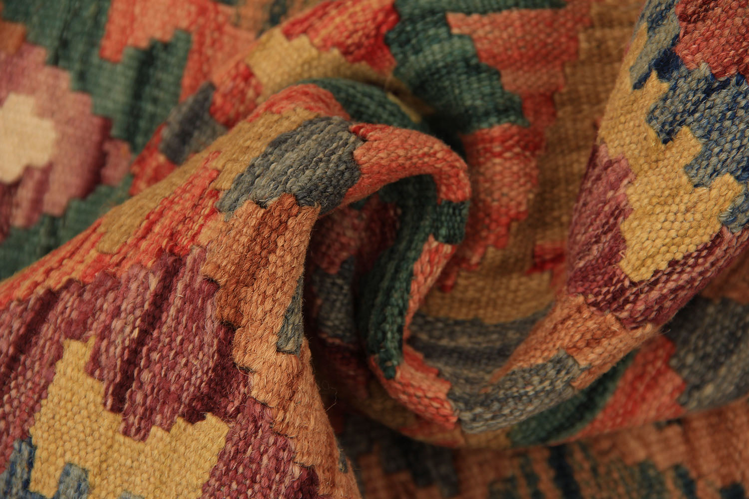VEGGIE DYE KILIMS