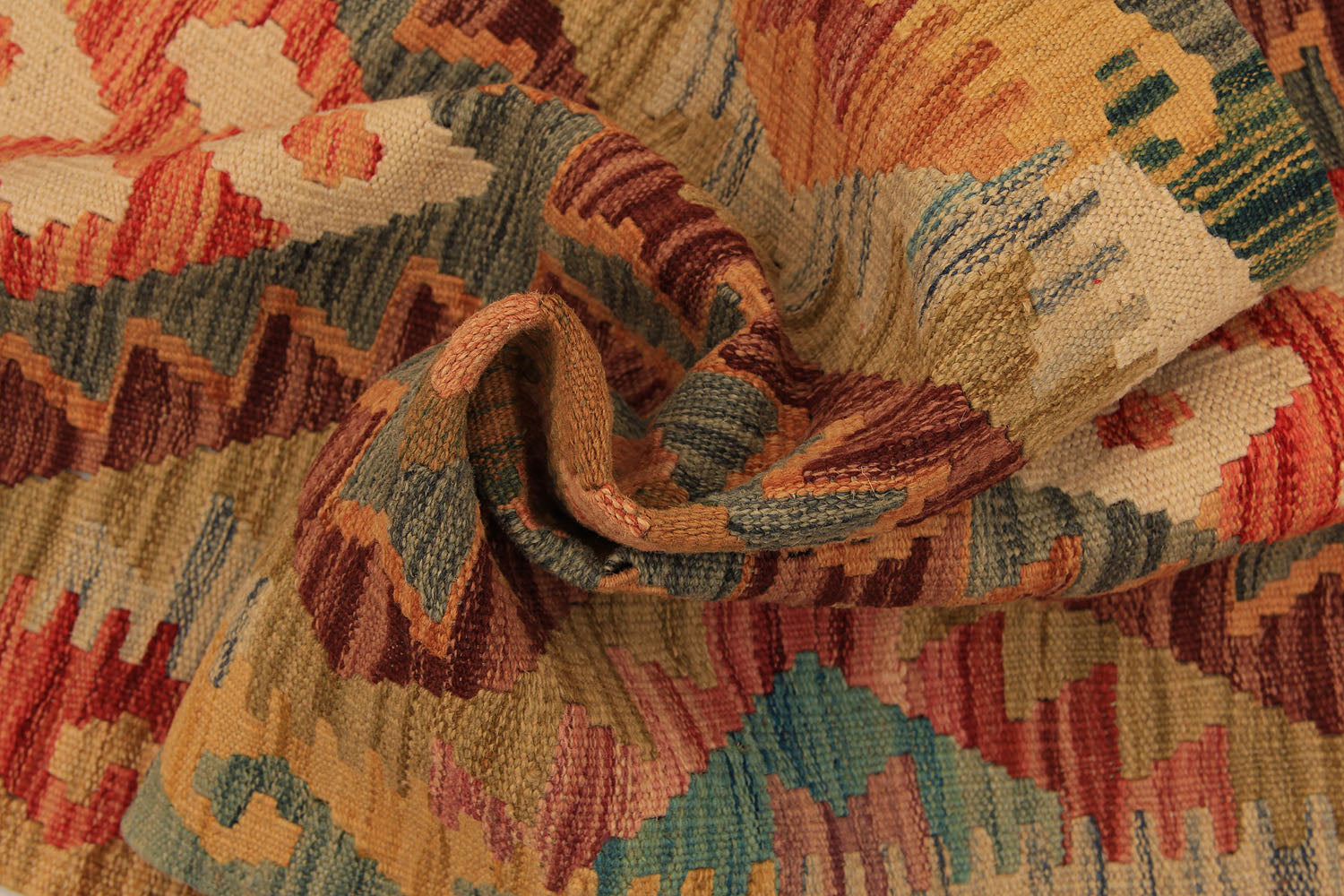 VEGGIE DYE KILIMS