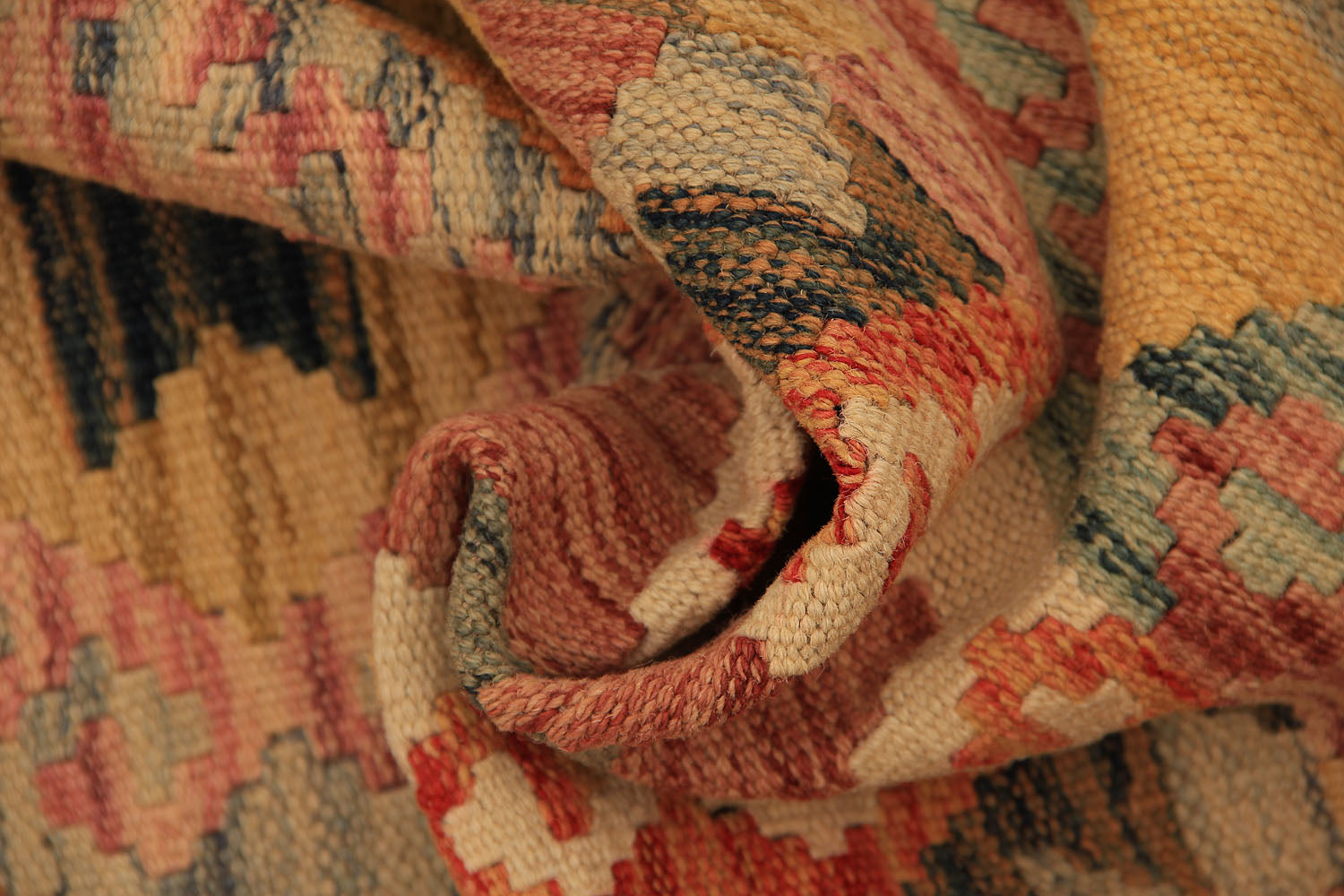 VEGGIE DYE KILIMS