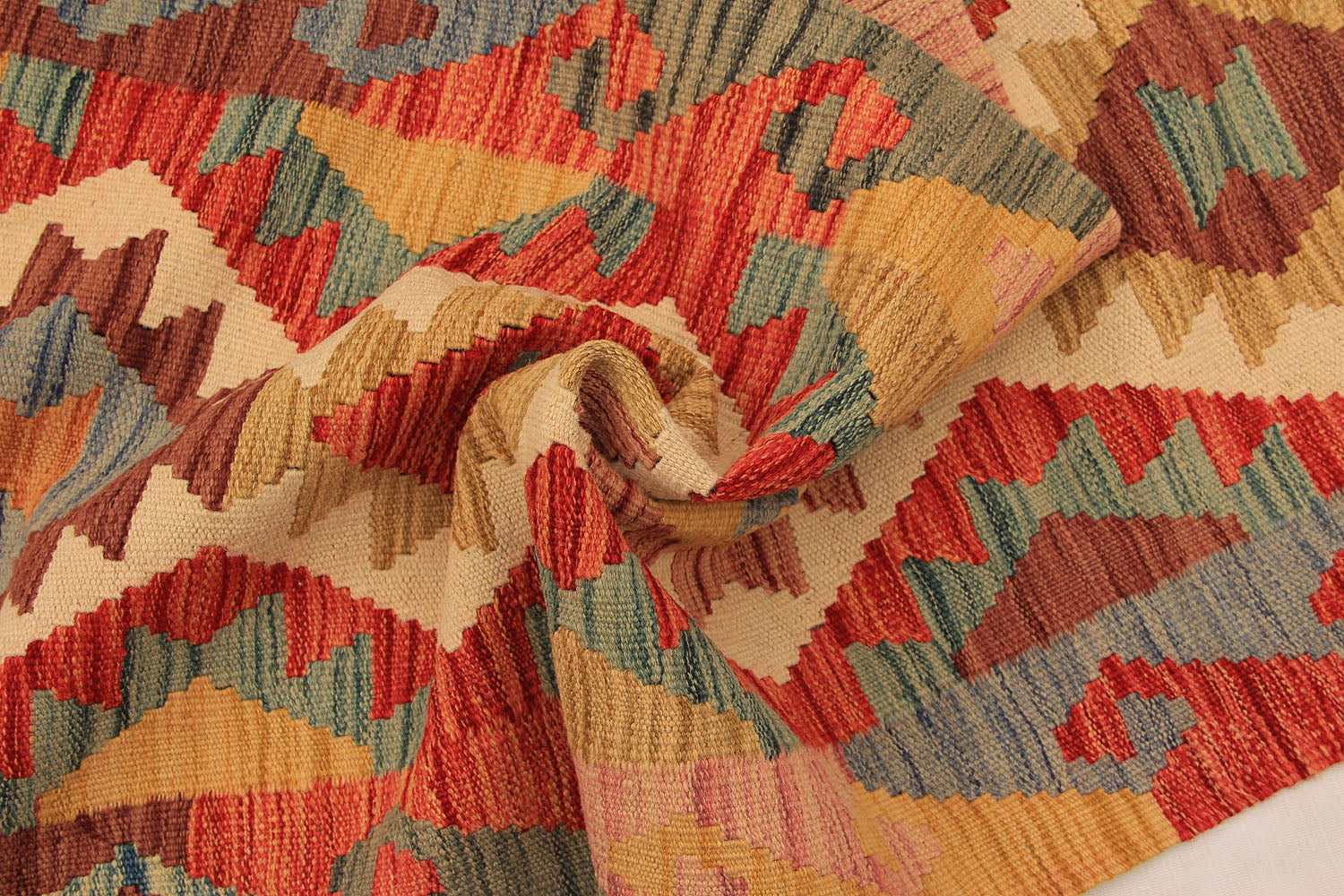 VEGGIE DYE KILIMS
