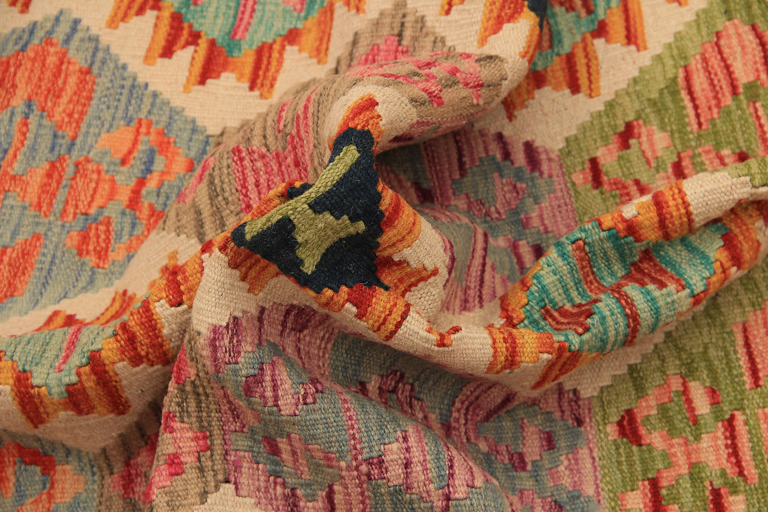 VEGGIE DYE KILIMS