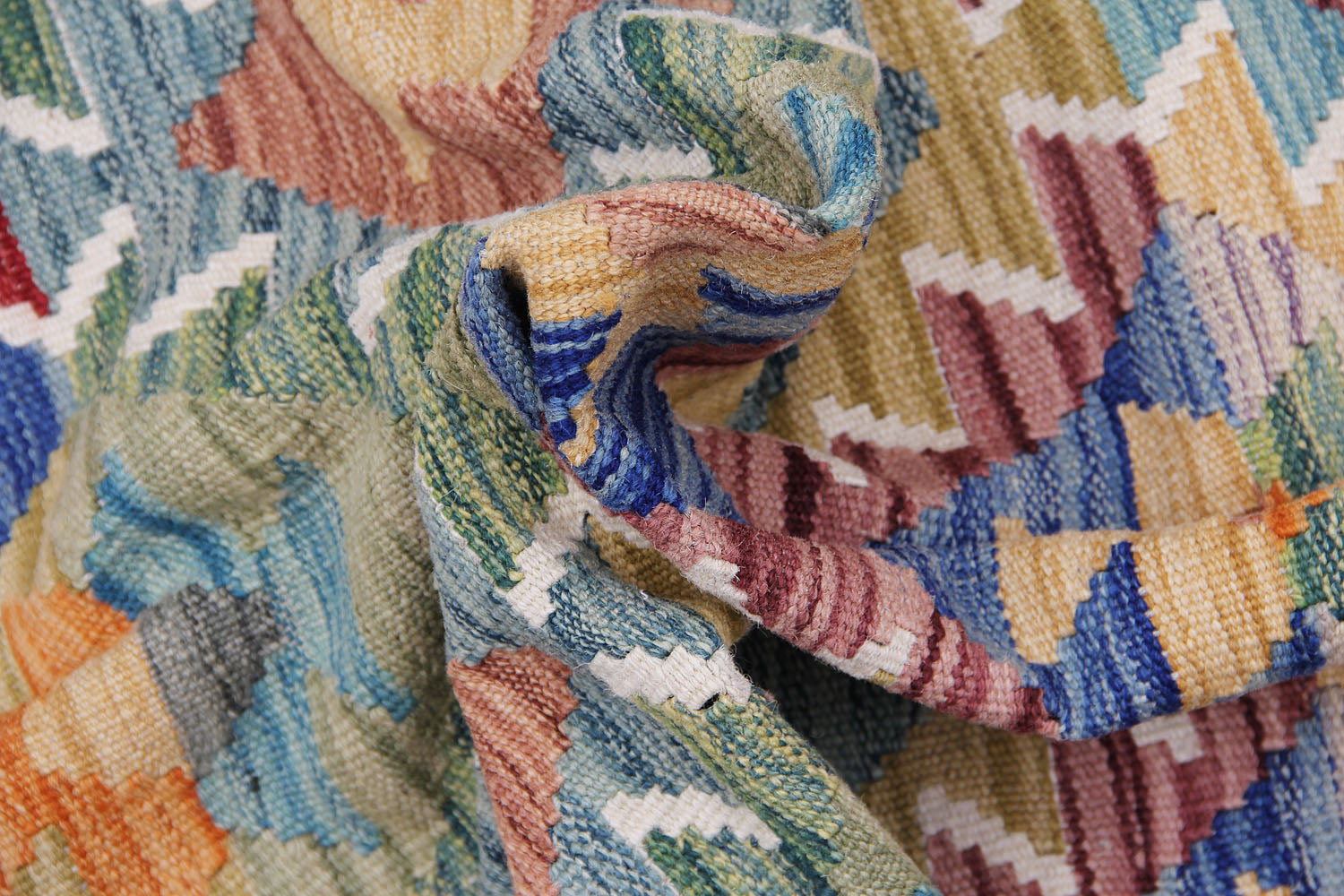 VEGGIE DYE KILIMS