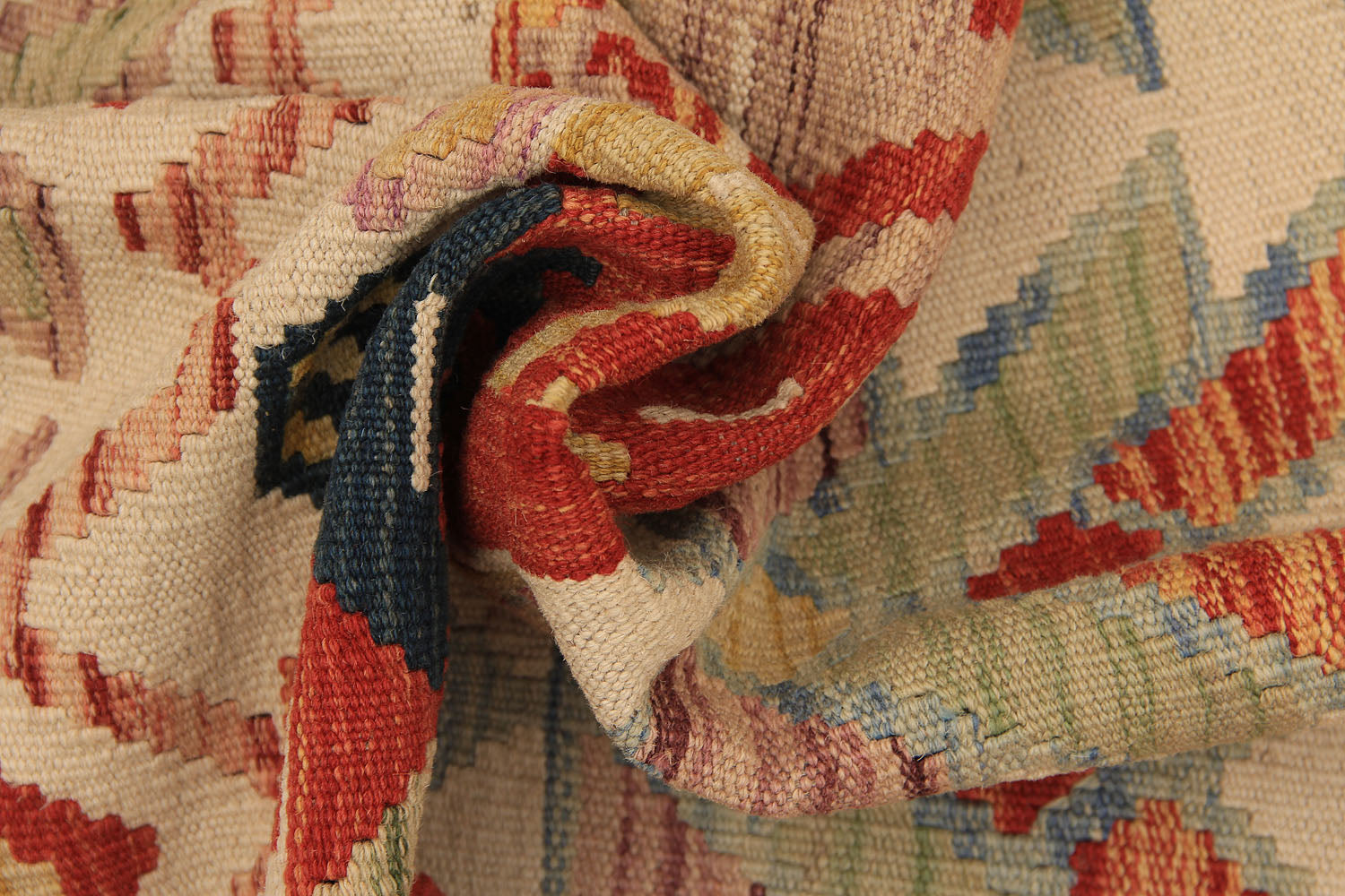 VEGGIE DYE KILIMS