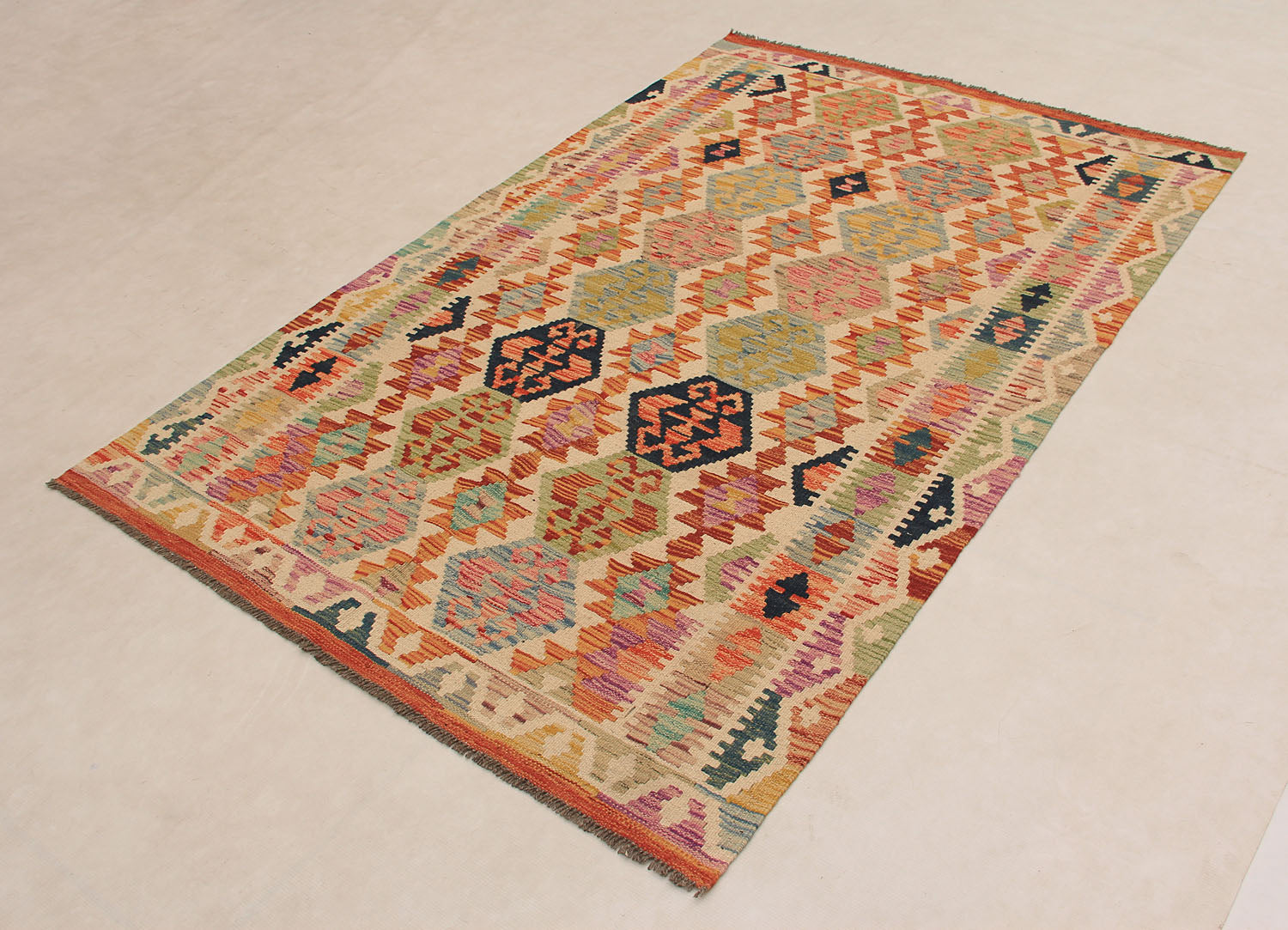4' 6" x 6' 6  Ivory Handmade Pai Murgh Soumak Kilim Rug Rectangular
