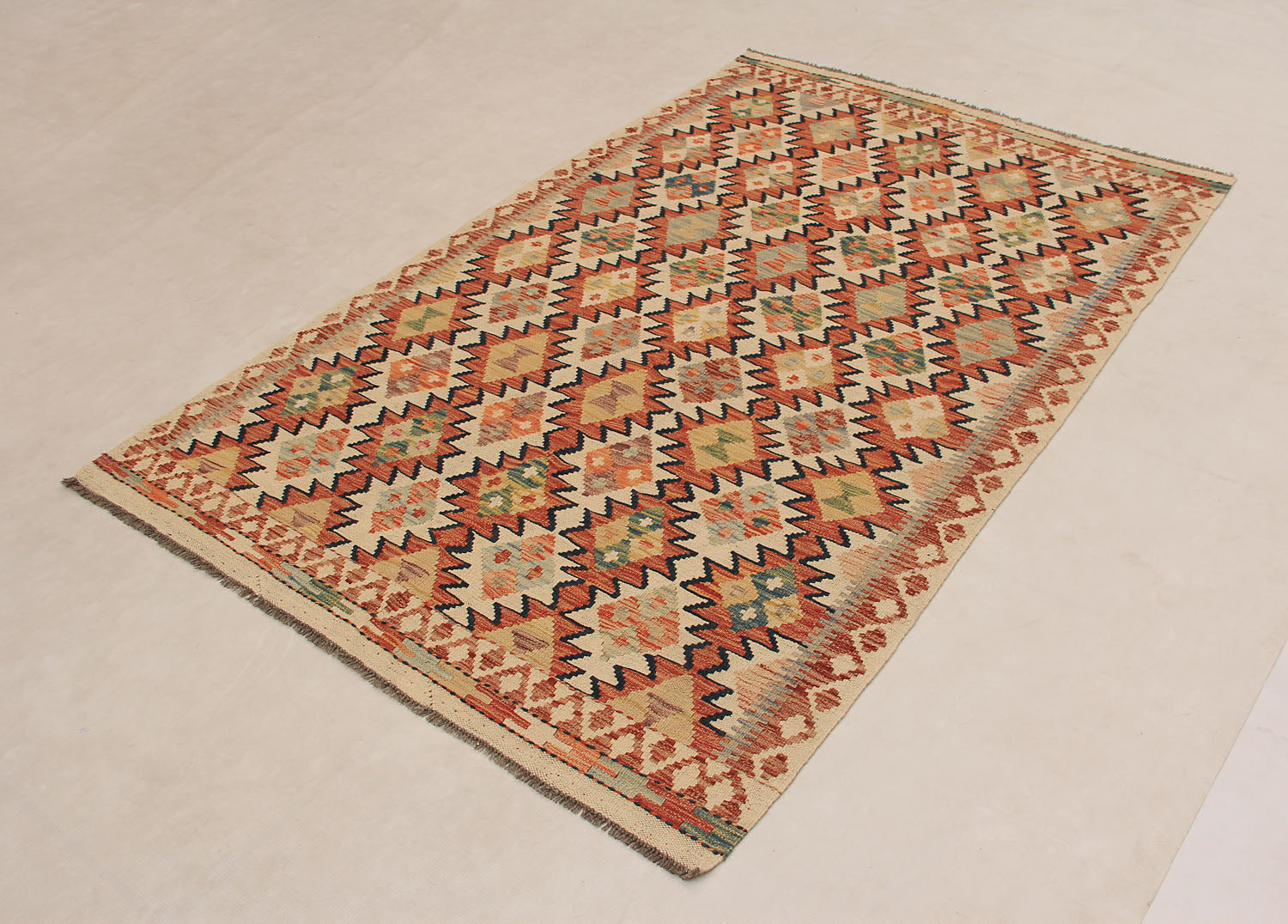 4' 6" x 6' 6  Ivory Handmade Pai Murgh Soumak Kilim Rug Rectangular