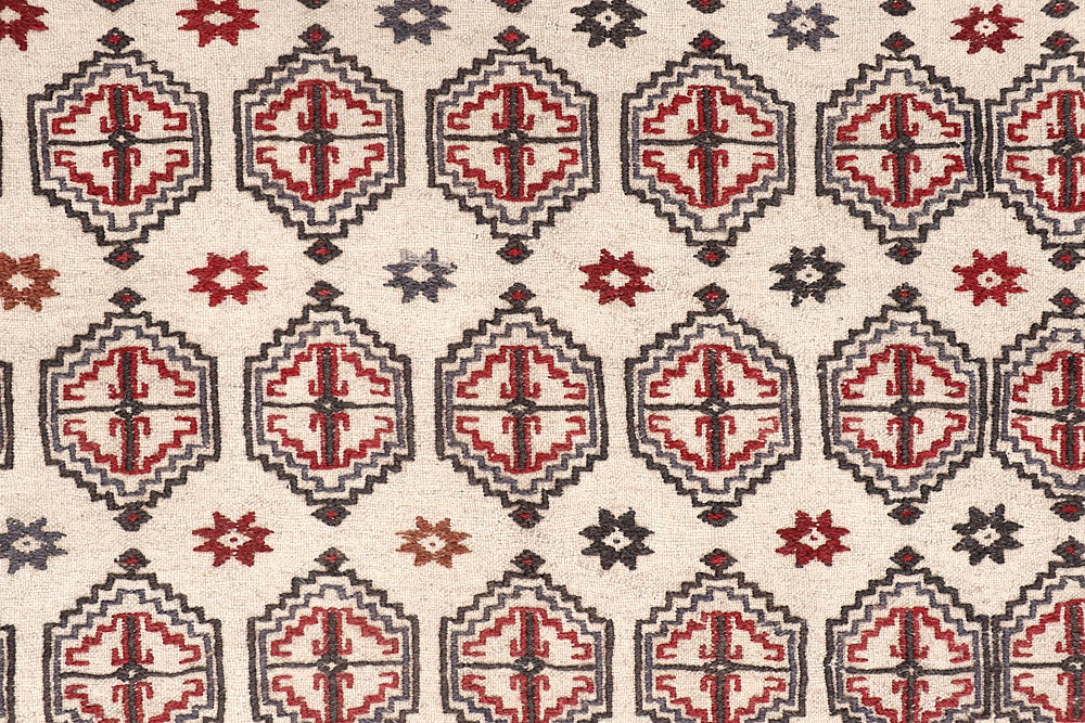 4' 6" x 6' 6  Ivory Handmade Pai Murgh Soumak Kilim Rug Rectangular