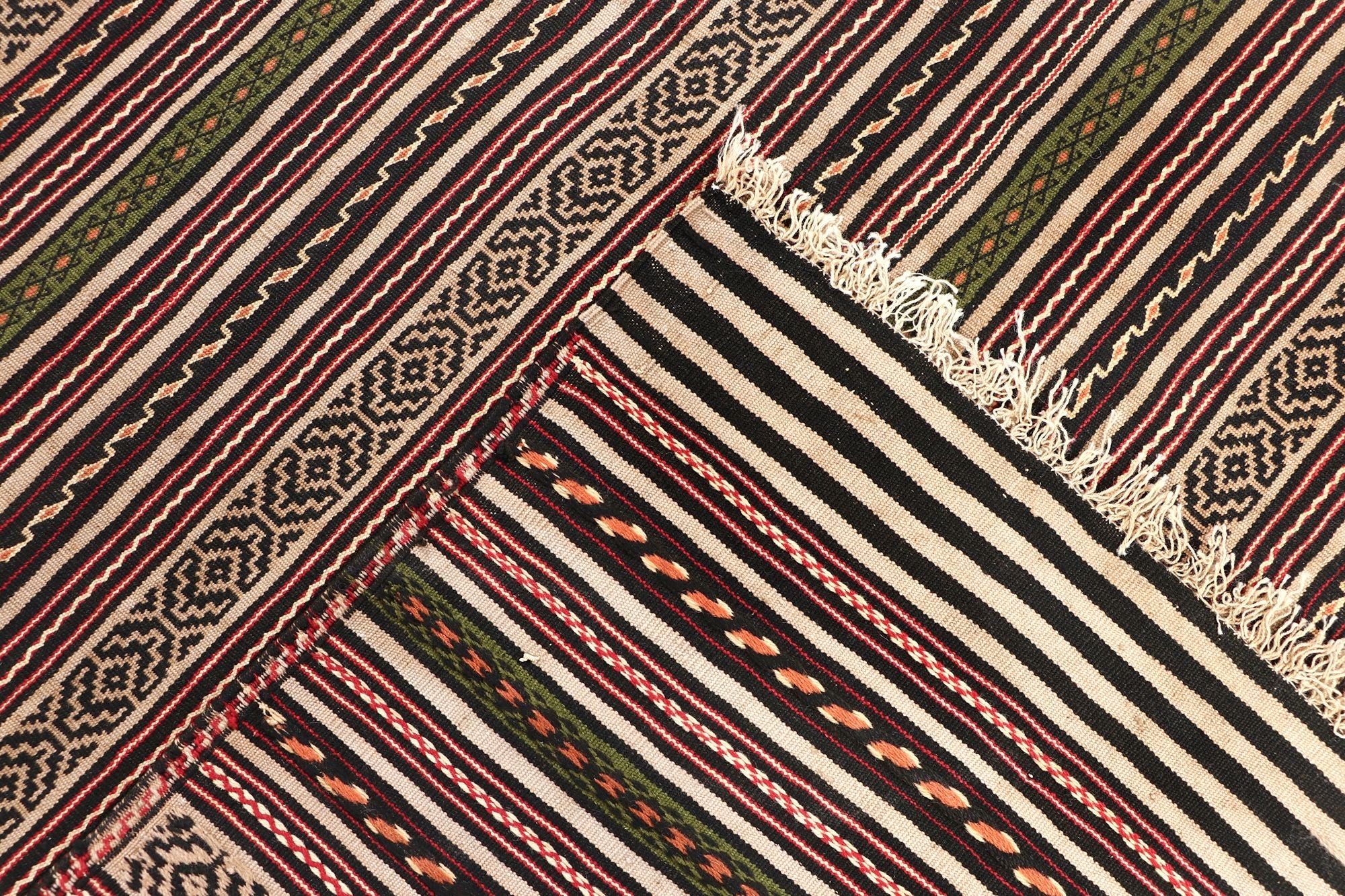 LAGHARI SOUMAK