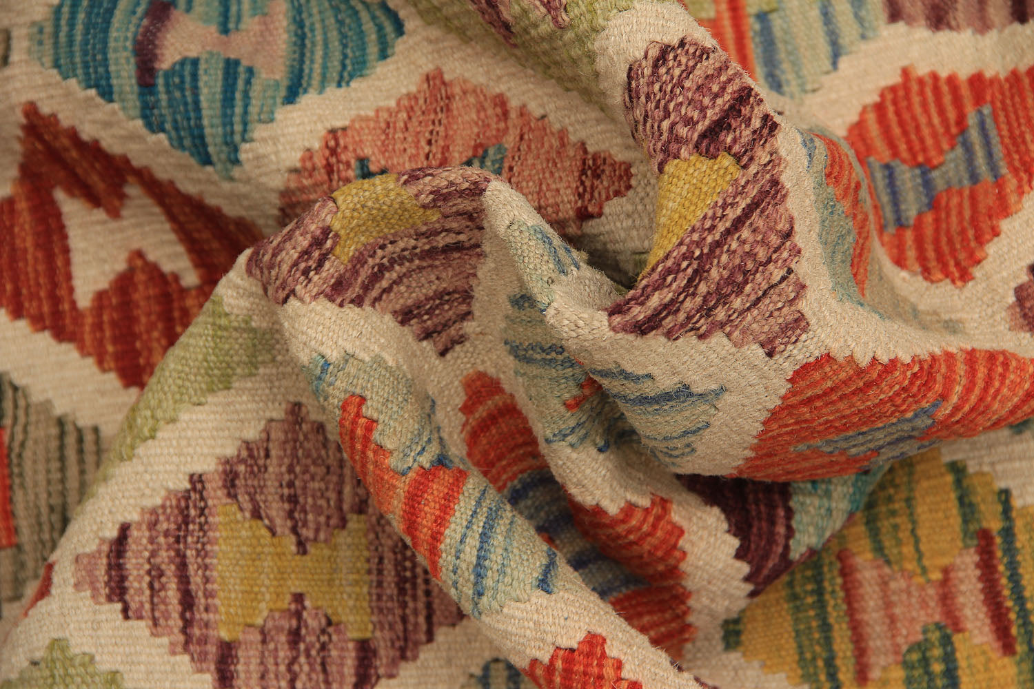 VEGGIE DYE KILIMS