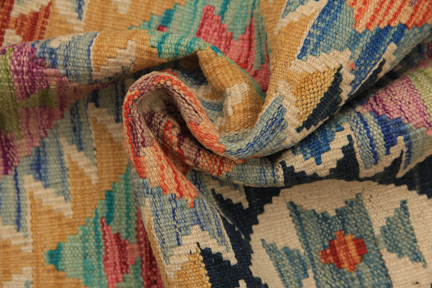VEGGIE DYE KILIMS