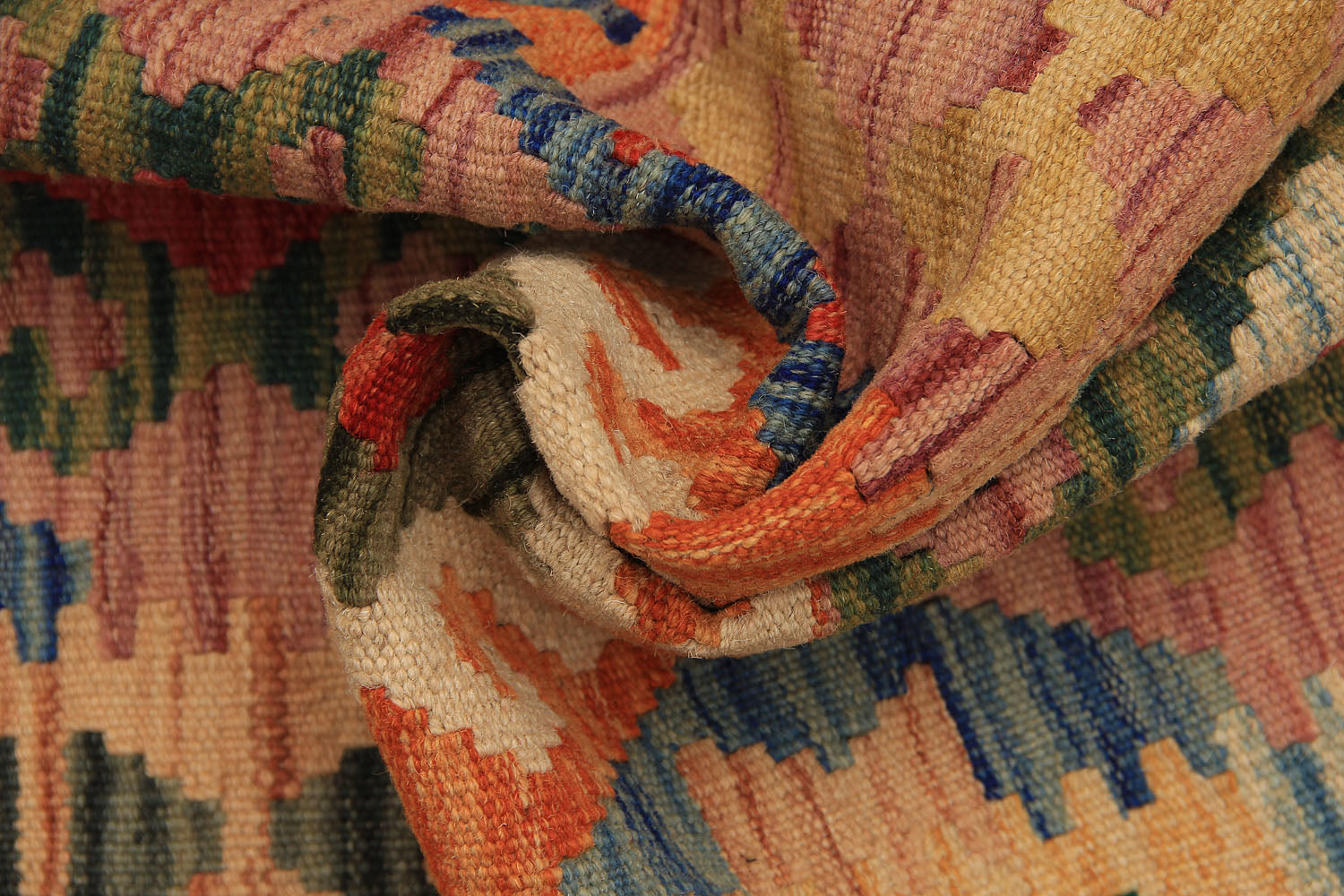 VEGGIE DYE KILIMS