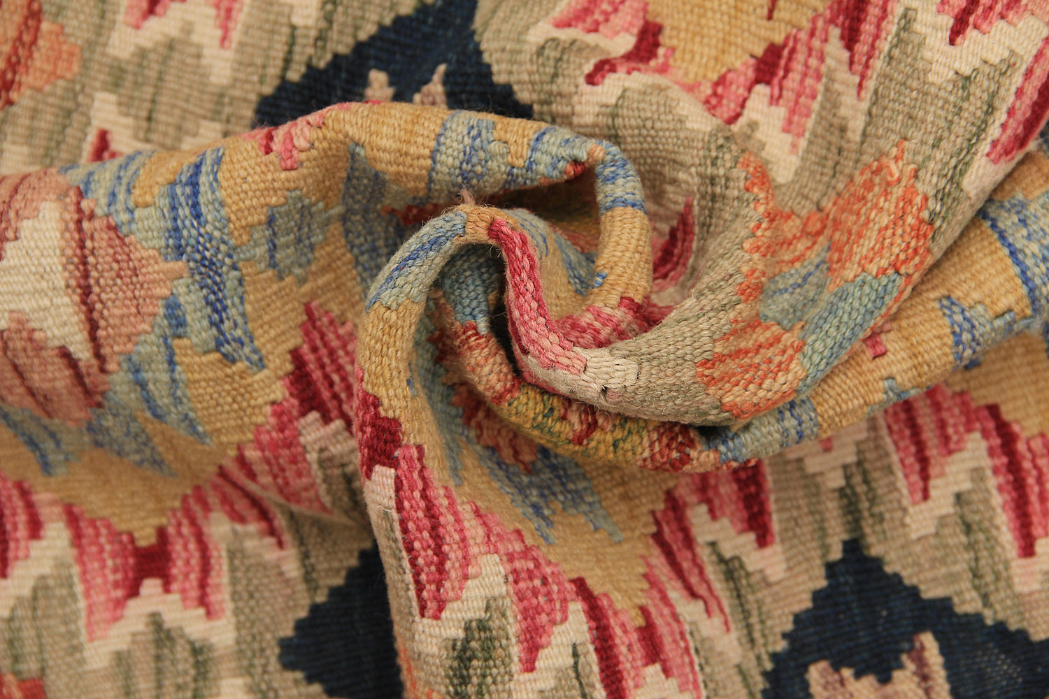 VEGGIE DYE KILIMS