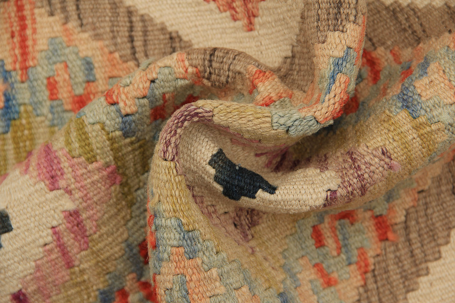 VEGGIE DYE KILIMS