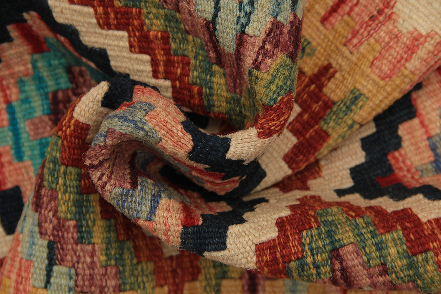 VEGGIE DYE KILIMS