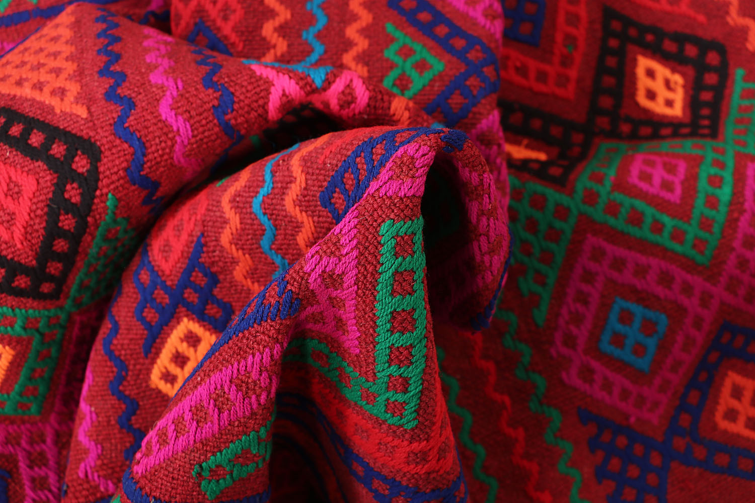 SUZANI KILIMS
